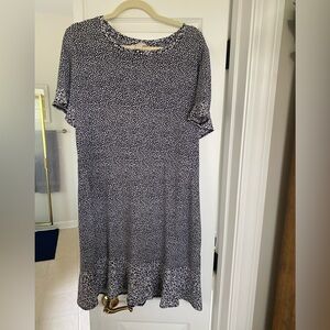 Michael Kors cute black/white dress/ruffled sleeves and bottom of dress